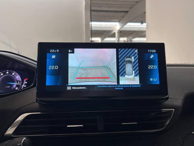 PEUGEOT 5008 usata, con Touch screen