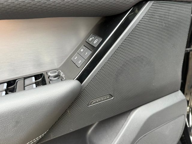 LAND ROVER Range Rover Velar usata, con Interni in pelle