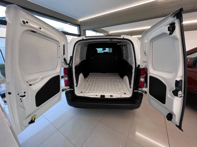 TOYOTA Proace City usata, con Autoradio