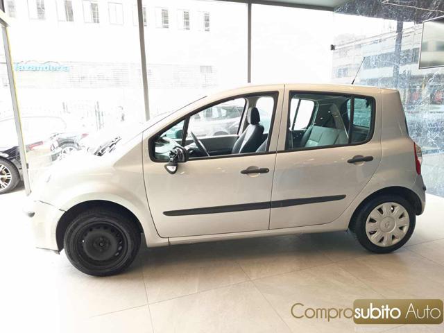 RENAULT Modus usata, con Chiusura centralizzata