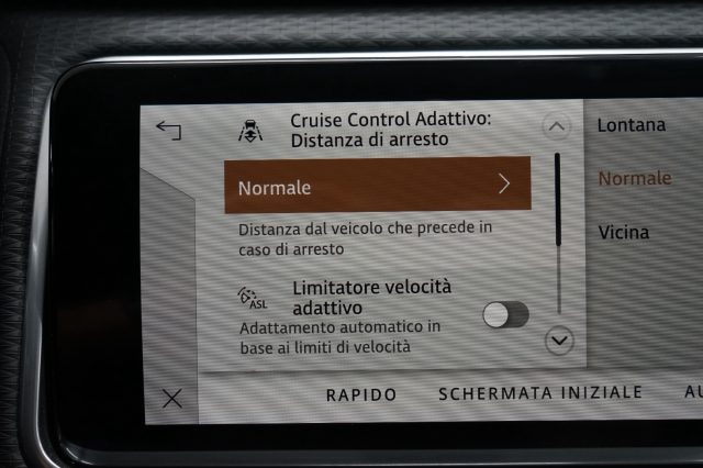LAND ROVER Range Rover Velar usata, con Controllo trazione