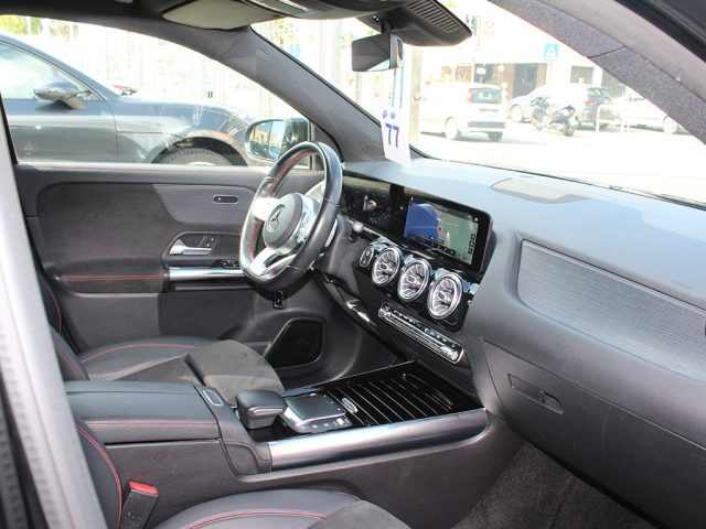 MERCEDES-BENZ GLA 200 usata, con Controllo automatico clima