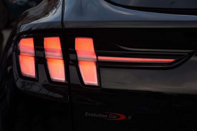 FORD Mustang Mach-E usata, con Luci diurne