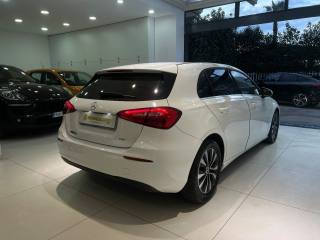 MERCEDES-BENZ A 180 usata, con Cronologia tagliandi