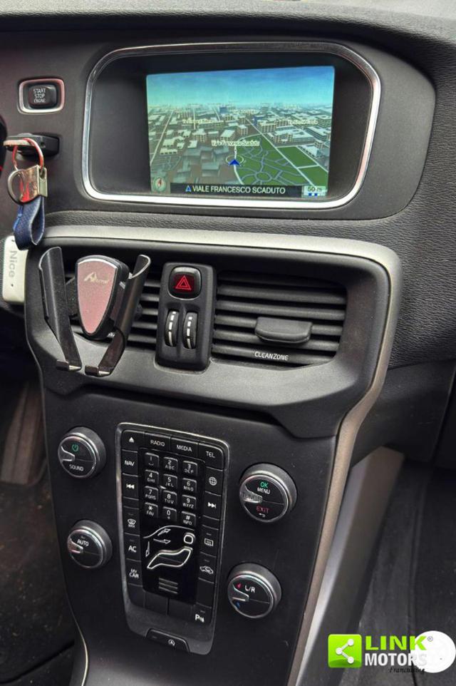 VOLVO V40 Cross Country usata, con Controllo trazione