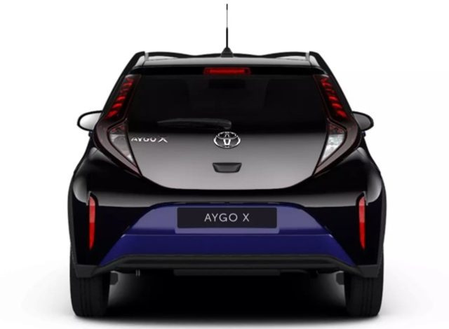 TOYOTA Aygo X usata, con Autoradio
