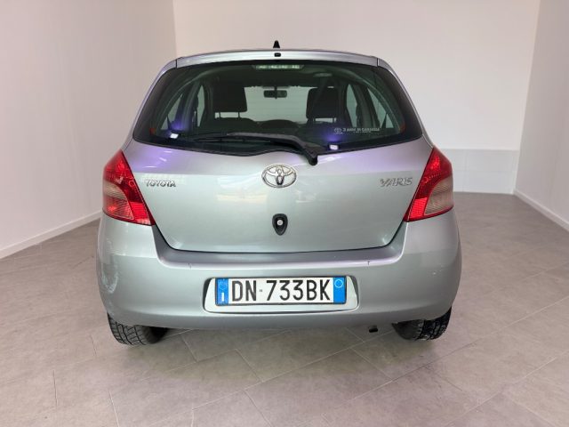 TOYOTA Yaris usata 8