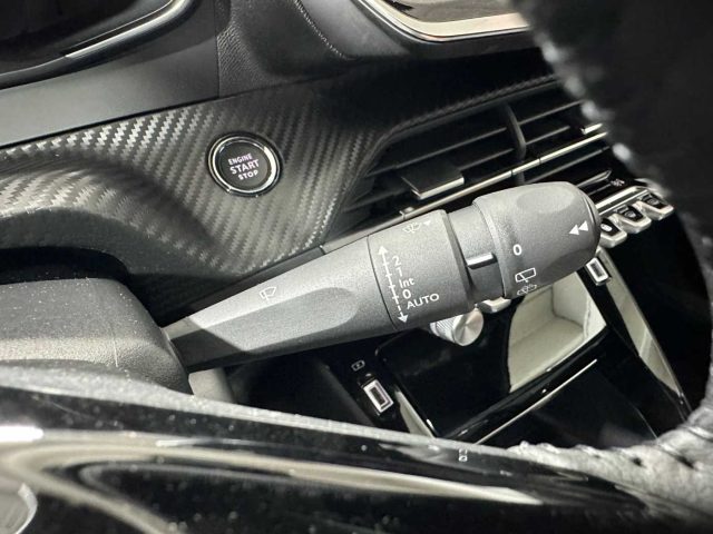 PEUGEOT 2008 usata 27