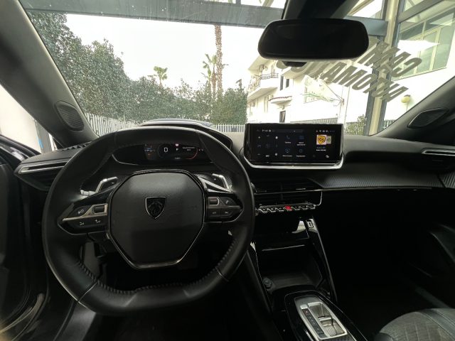 PEUGEOT 2008 usata, con Luci diurne LED