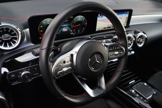 MERCEDES-BENZ CLA 220 usata, con Fari LED
