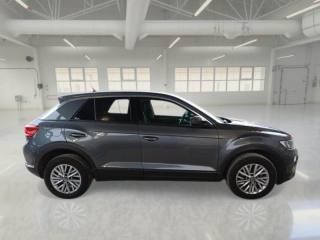 VOLKSWAGEN T-Roc usata, con Autoradio