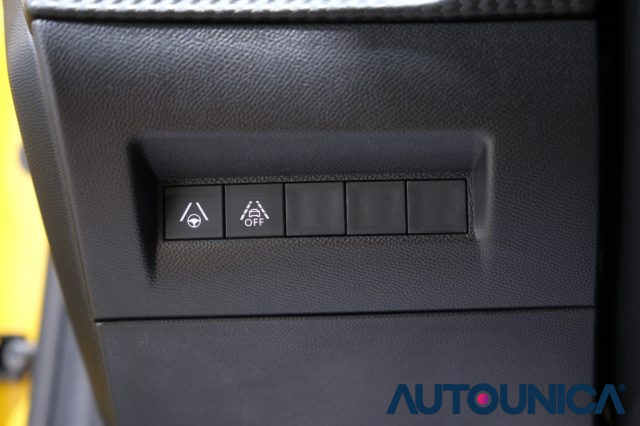 PEUGEOT 208 usata, con Isofix
