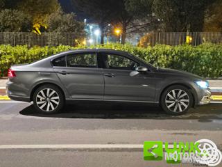 VOLKSWAGEN Passat usata, con Monitoraggio pressione pneumatici