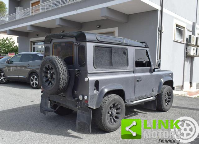 LAND ROVER Defender usata 3