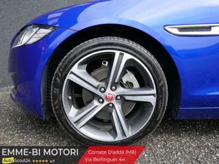 JAGUAR XF usata, con Autoradio