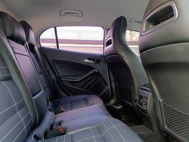 MERCEDES-BENZ GLA 200 usata, con Sistema lavafari