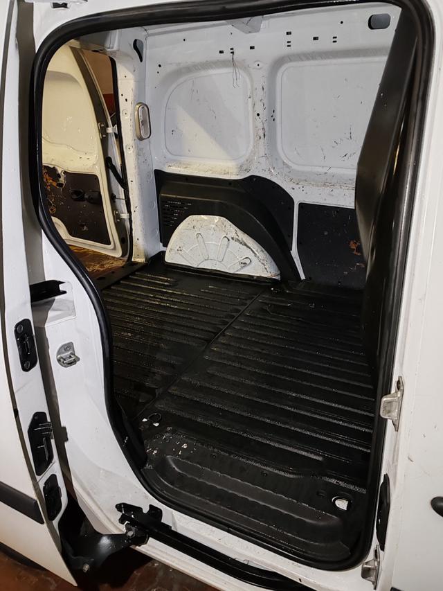 RENAULT Kangoo usata 14