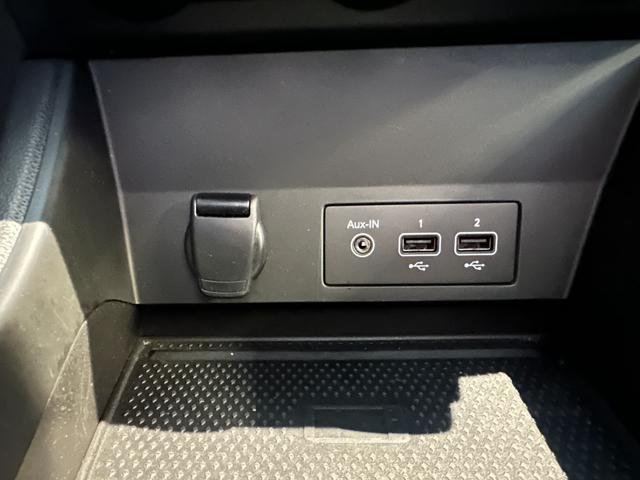 RENAULT Captur usata, con Autoradio digitale