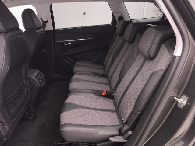 PEUGEOT 5008 usata, con Luci diurne LED