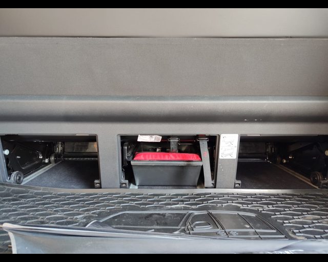 VOLKSWAGEN Multivan usata 22