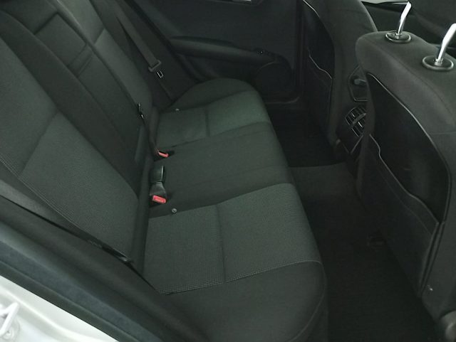 MERCEDES-BENZ 220 usata, con Frenata d