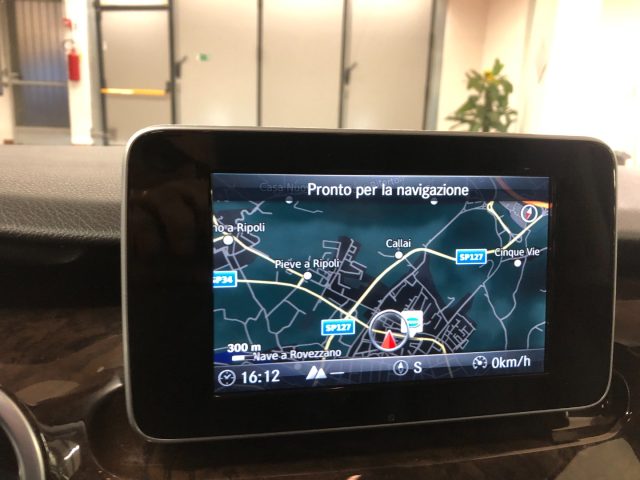 MERCEDES-BENZ V 220 usata 17