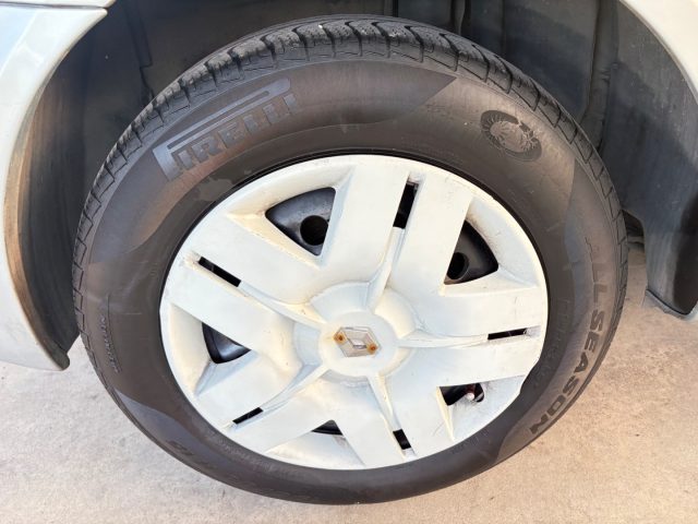 RENAULT Laguna usata 33