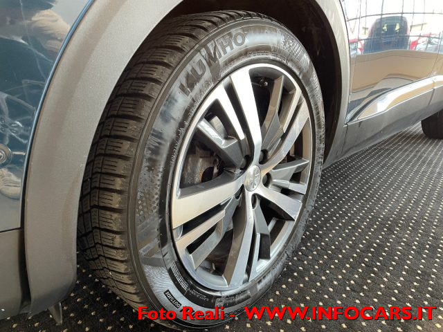 PEUGEOT 3008 usata, con Leve al volante