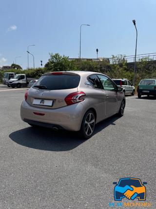 PEUGEOT 208 usata, con Autoradio