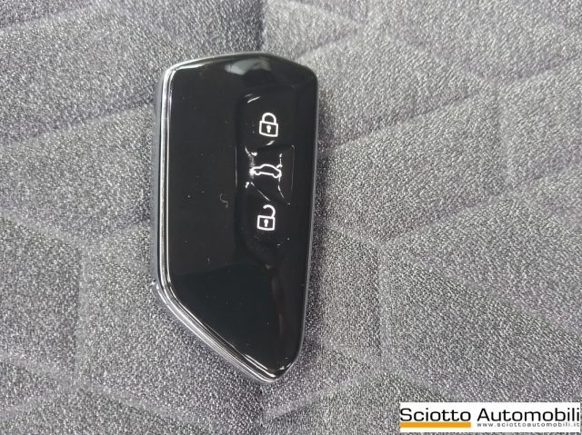 VOLKSWAGEN Golf usata, con Sensori di parcheggio posteriori