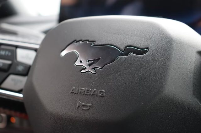 FORD Mustang usata, con Volante in pelle