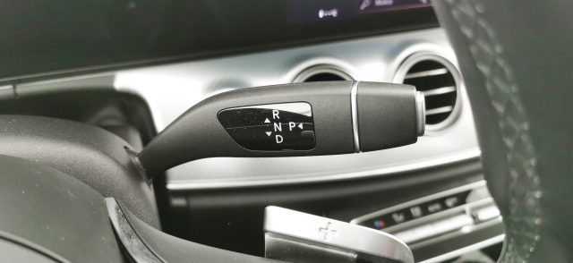 MERCEDES-BENZ E 300 usata, con Sistema di avviso di distanza