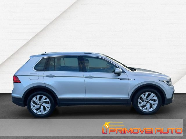 VOLKSWAGEN Tiguan usata, con Autoradio