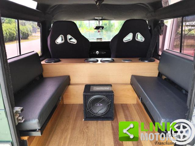 LAND ROVER Defender usata, con Lettore CD
