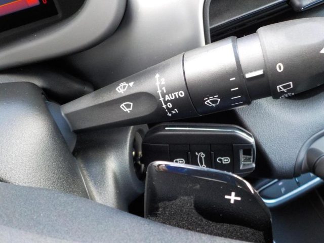 JEEP Avenger usata, con Volante multifunzione