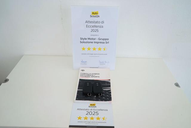 TOYOTA Corolla usata, con Fari LED
