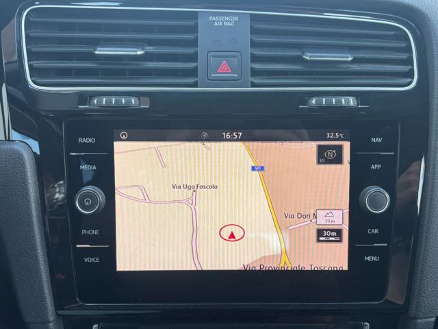 VOLKSWAGEN Golf usata, con Autoradio