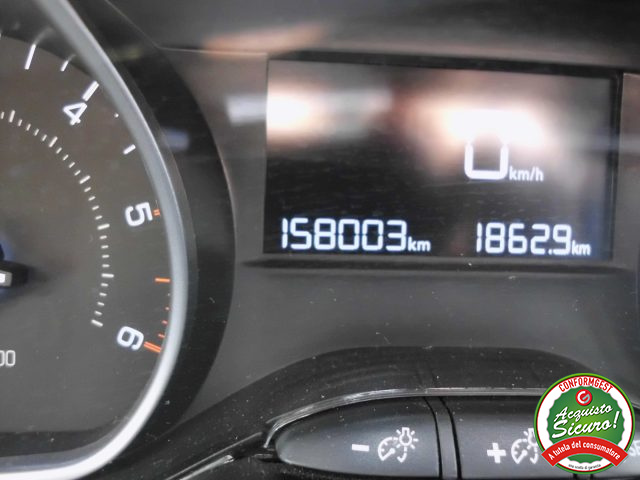 PEUGEOT 208 usata, con Volante in pelle