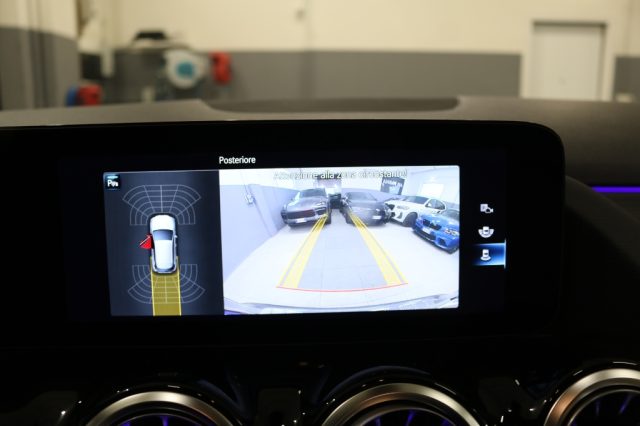 MERCEDES-BENZ GLA 200 usata, con Fari LED