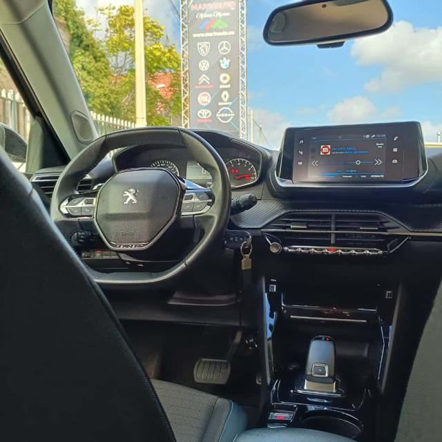 PEUGEOT 2008 usata, con Vetri oscurati