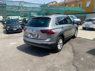 VOLKSWAGEN Tiguan usata, con Autoradio