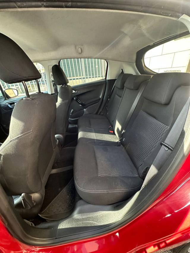 PEUGEOT 208 usata, con Volante multifunzione