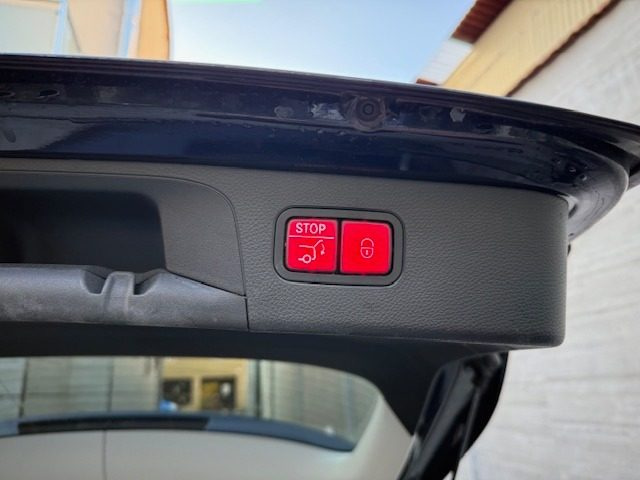 MERCEDES-BENZ GLC 300 usata, con Controllo automatico clima