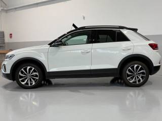 VOLKSWAGEN T-Roc usata, con Autoradio