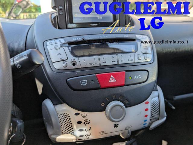 TOYOTA Aygo usata, con Sedile posteriore sdoppiato
