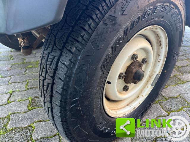 LAND ROVER Defender usata, con Pneumatici quattro stagioni