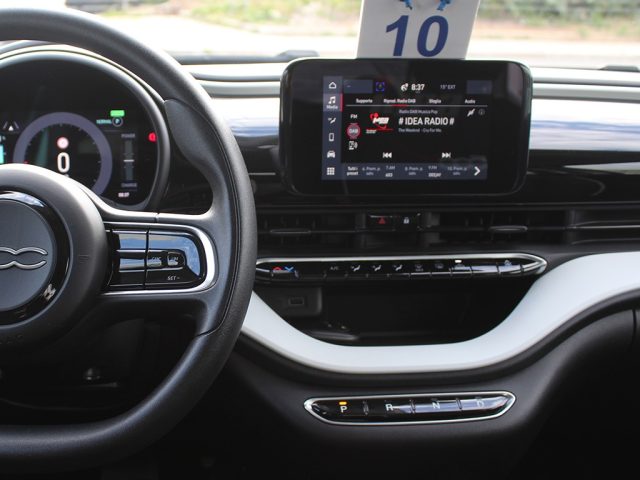 FIAT 500e usata, con Autoradio digitale