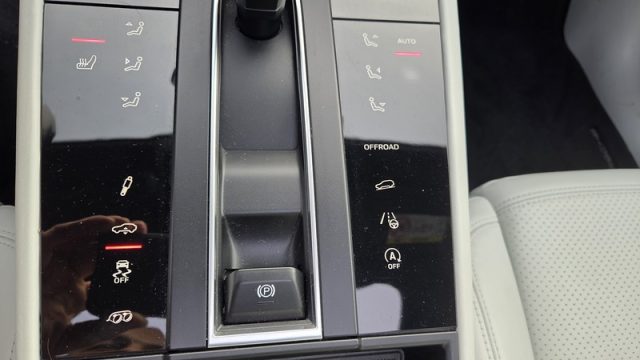 PORSCHE Macan usata, con Leve al volante