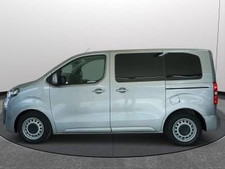 OPEL Vivaro usata, con Autoradio digitale