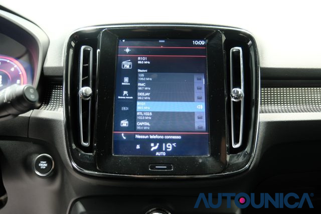 VOLVO XC40 usata, con Fari LED